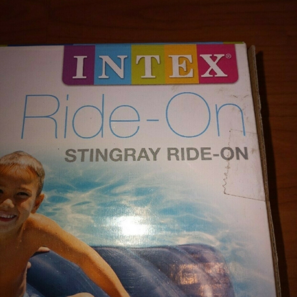 INTEX Ride-On STINGRAY Floaty 74"×57" - Picture 4 of 4